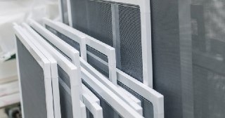 Москитные сетки на пластиковые окна Черняховск купить по цене от 952 руб.